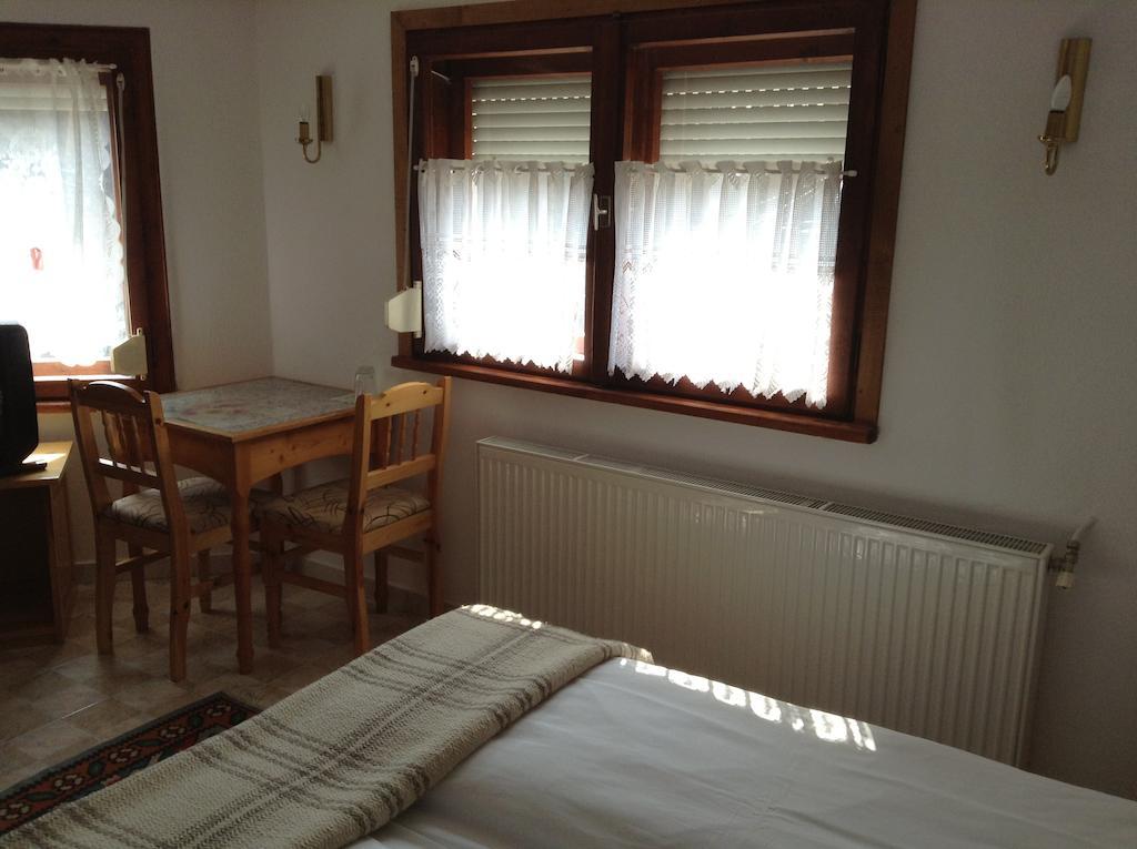 Vanda Guest House アルバナシ エクステリア 写真